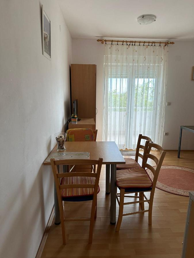 Apartmani 카를로바크 외부 사진